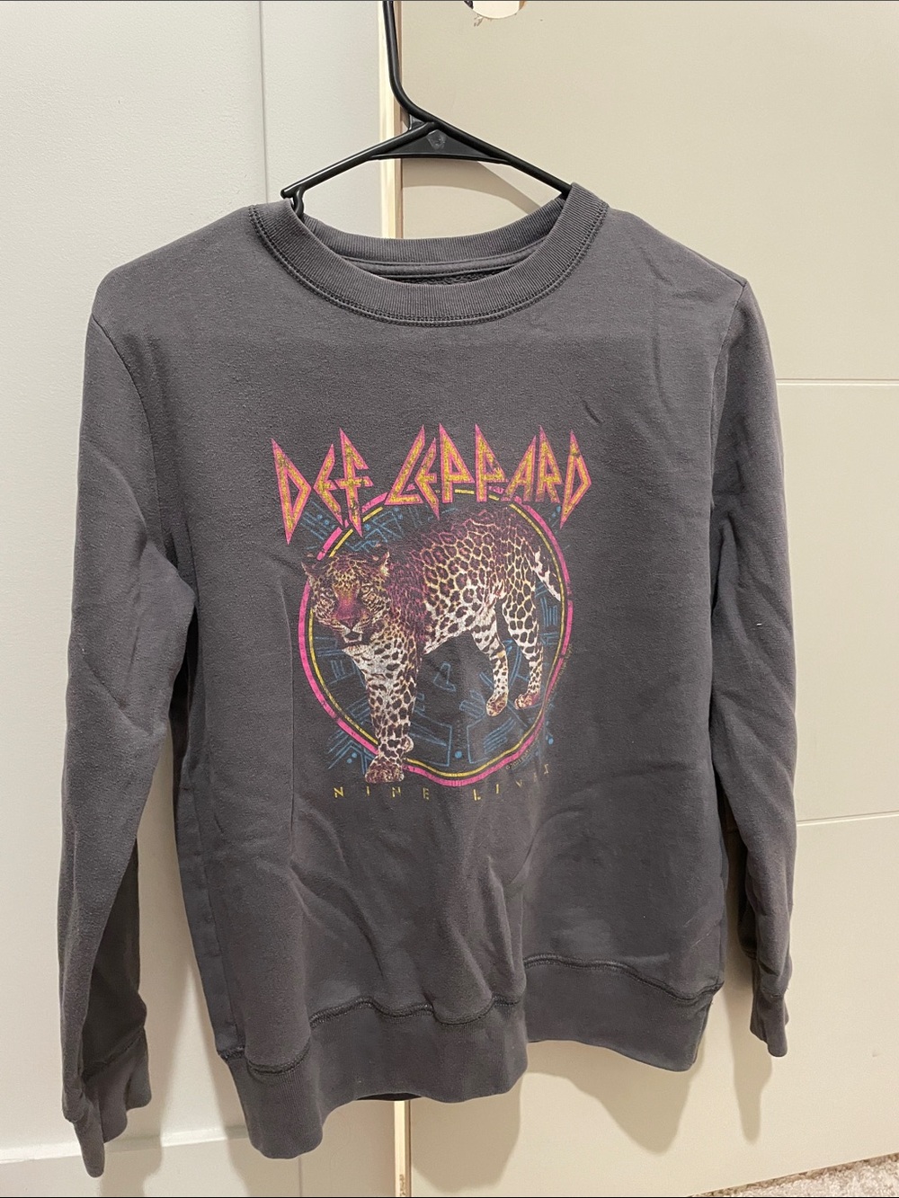 abercrombie kids Gray Def Leppard Leopard Graphic Crewneck Sweatshirt